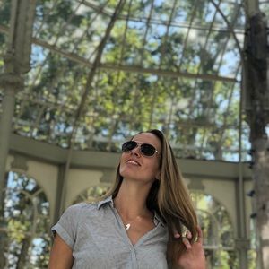 Meet your Posher, Desiree